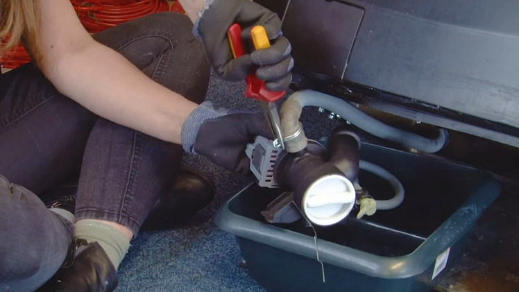 How to Replace the Drain Pump on a Hoover Washing Machine