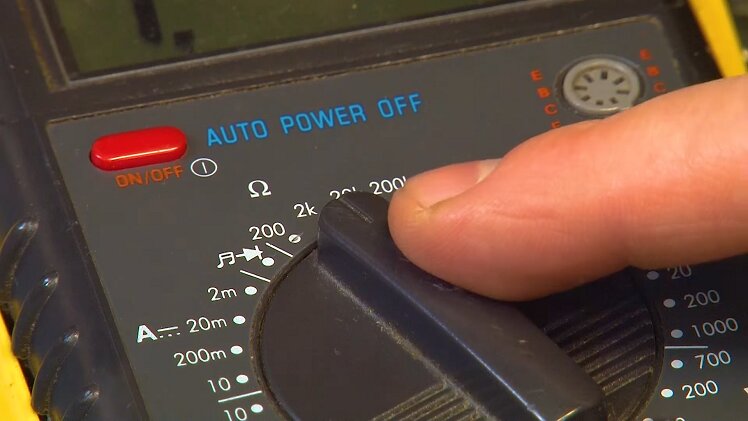How to Use a Multimeter to Test the Drain Pump on Your Washing Machine