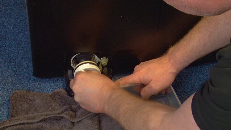 How to Use a Multimeter to Test the Drain Pump on Your Washing Machine