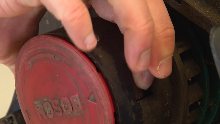 How to Replace the Spool and Line on a Bosch Grass Trimmer